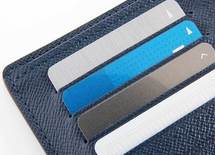 「ブランドデビットカード」は浸透するか