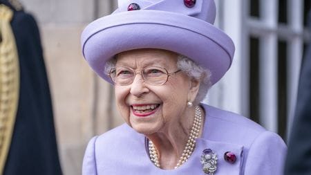 私は人生をかけてイギリスに奉仕したい｣エリザベス女王が75年前