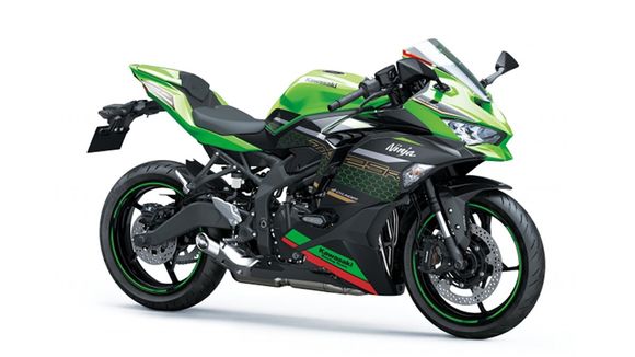 カワサキの『Ninja ZX-25R』。250ccクラスに、並列4気筒エンジンを搭載する