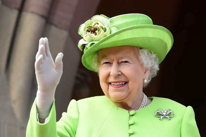エリザベス英女王＝2018年6月14日、イギリス・チェスター