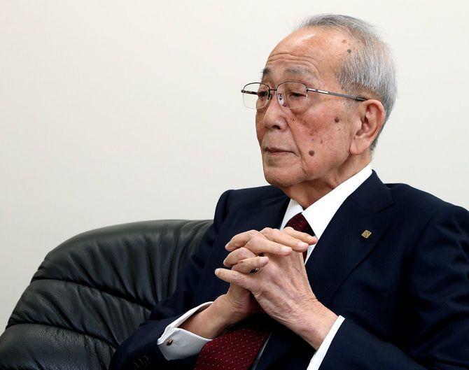 時代が変わろうとも、ひたむきに努力し続けることの大切さを説く稲盛和夫氏=2019年3月15日、京都市下京区・稲盛財団