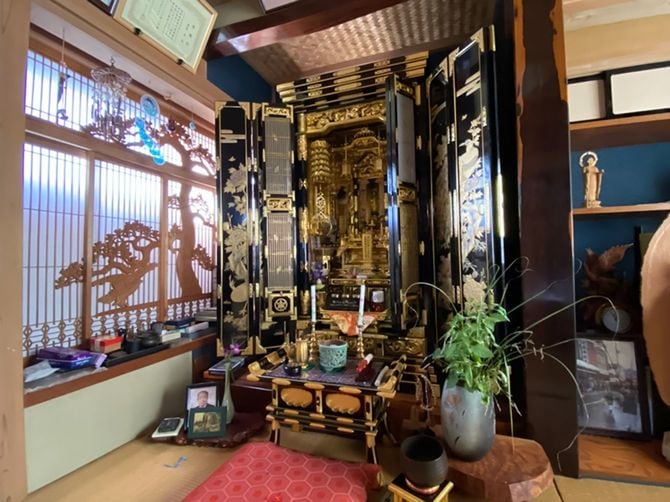 「イエの宗教」の象徴であった仏壇