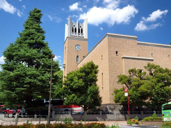 早稲田大学