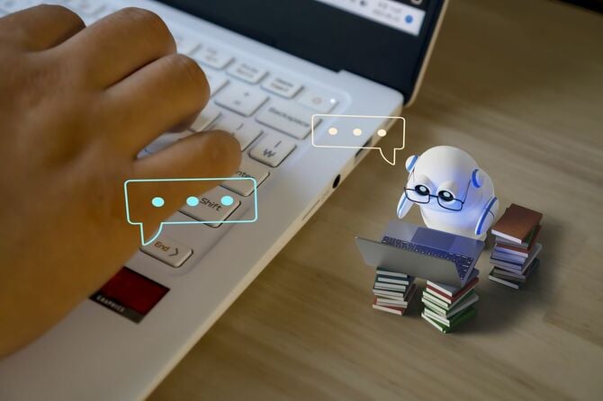 ユーザーと一緒に働き、質問に答え、インターネットを検索する会話型AI