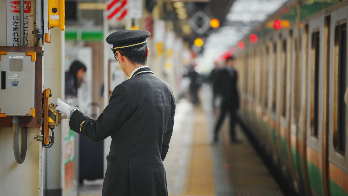 鉄道マンが｢JR東日本の社員4000人カット案｣を