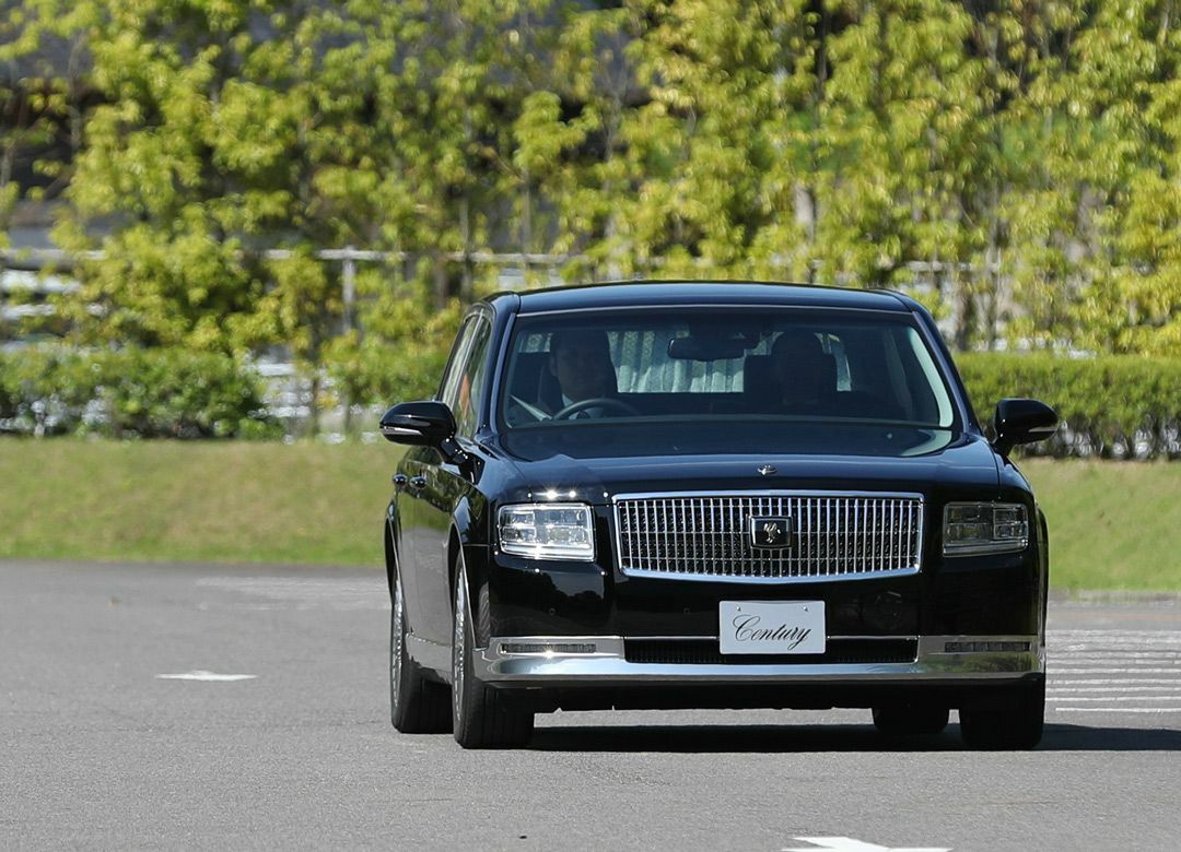 なぜ天皇陛下は"センチュリー"に乗るのか 日本の「匠の技」を象徴するクルマ