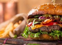 就活生には"1万3000円バーガー"をおごれ