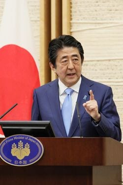 5月4日に開かれた安倍首相の記者会見。（写真＝首相官邸ホームページ）