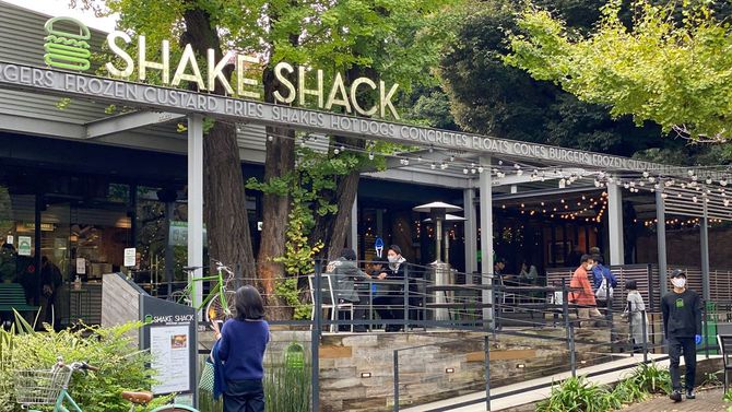 SHAKE SHACK 外苑いちょう並木店