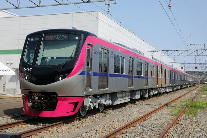 京王電鉄が新型電車を公開