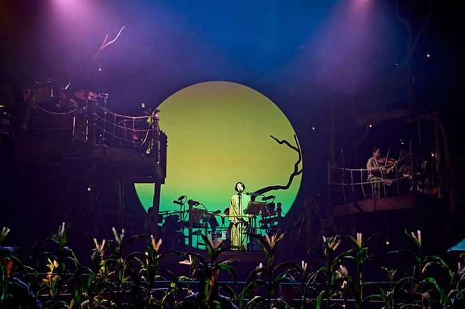 「MY NEIGHBOUR TOTORO」(舞台「となりのトトロ」)場面写真