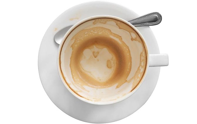 カフェラテを飲み干したカップ