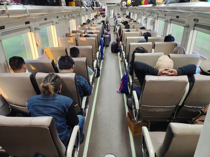 プレミアムエコノミートレイン内の雰囲気