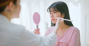 ヒヨッコ医師でも年収2000万円超｣美容外科クリニックに腕利き