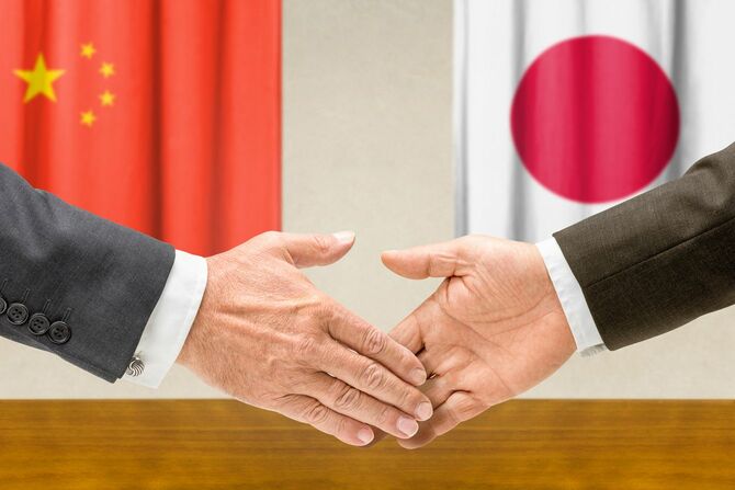 日本と中国の握手