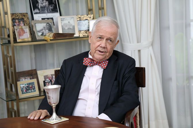 「金と銀なら銀のほうがおすすめ」とジム・ロジャーズ氏。