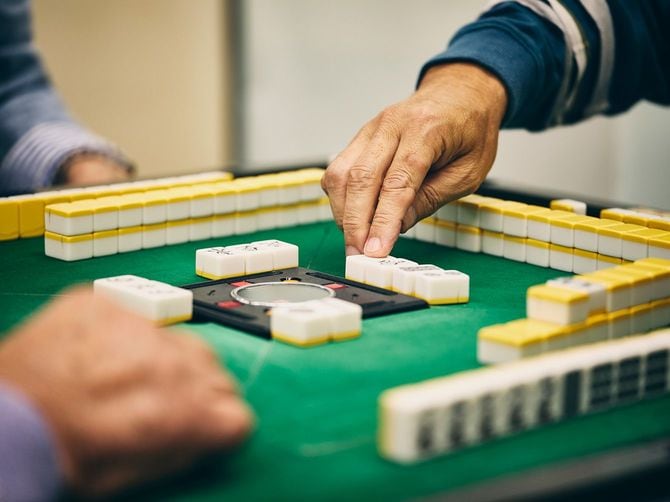 麻雀をする人たち