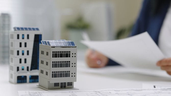 ソーラーパネルを備えた3Dモデルの建設建築設計図
