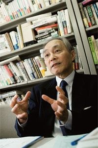 <strong>松本健一</strong>●作家・評論家・麗澤大学教授。1946年、群馬県生まれ。東京大学経済学部卒業。95年『近代アジア 精神史の試み』でアジア太平洋賞、98年『日本の近代』で吉田茂賞、2005年『評伝 北一輝』で毎日出版文化賞、司馬遼太郎賞を受賞。ほか著書多数。