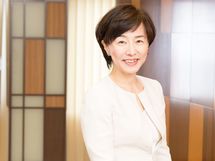 日本最大級「女性ビジネス会議」は、偉いオジサンのお説教から始まった