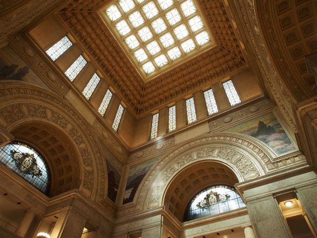 日本の国会議事堂中央ホールの天井。憲法制定70周年の衆議院開会式で撮影