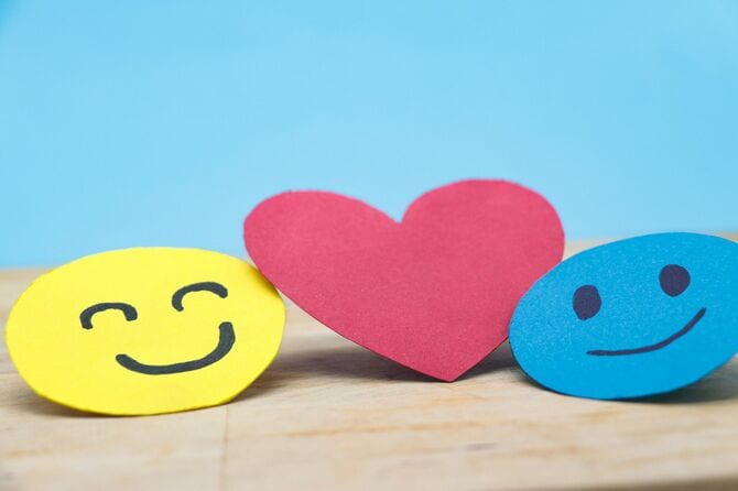ハートと2つのスマイリーマーク