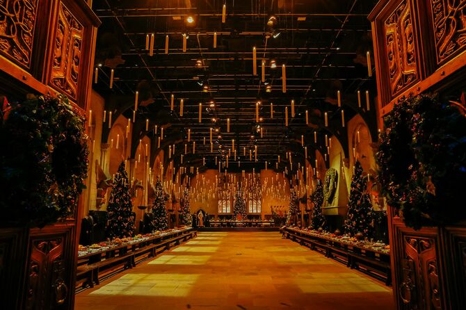 クリスマス仕様の大広間