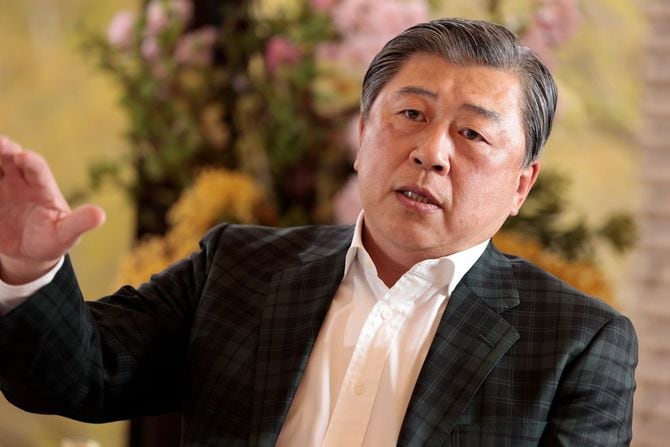 インタビューに答える太平洋クラブの韓俊社長