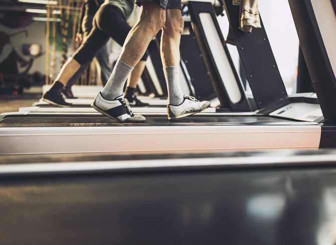 トレッドミルで運動