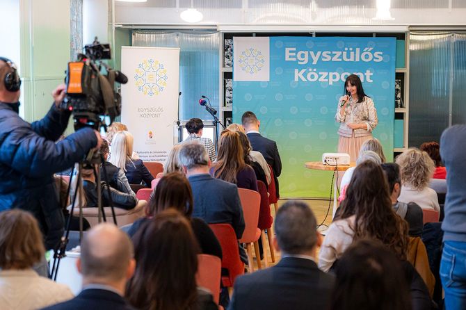 ハンガリー「Single Parents' Centre」の様子