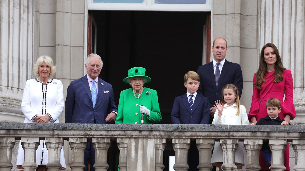 最後まで揺るぎない安定感があった…エリザベス女王と子供たちの振る舞いを分けた｢学歴｣という要素 学校には通わず､家庭教師から｢帝王学｣を学んだ