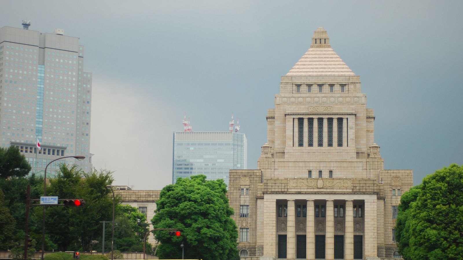 ｢マスコミが無視する事実｣安倍政権の"側用人"は民主党政権でも官邸官僚だった ｢権力の私物化｣のむしろ対極にいる