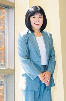 あべ・じゅり●福岡市生まれ。立教大学社会学部卒業後、カリフォルニア大学ロサンジェルス校（UCLA）大学院修了。現在、立教大学社会学部教授。博士（比較文明学）。専攻はアメリカ先住民研究。『アメリカ先住民の精神社会』（NHK出版）など著書多数。