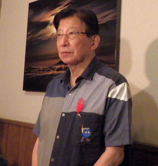 県議会総務委員会後の囲み取材に応じた川勝知事（＝静岡県庁）