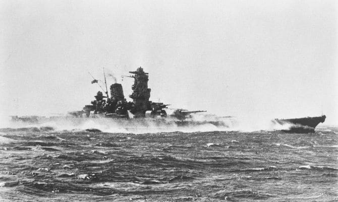 戦艦「大和」（「日本の軍艦」より）＝1941年10月