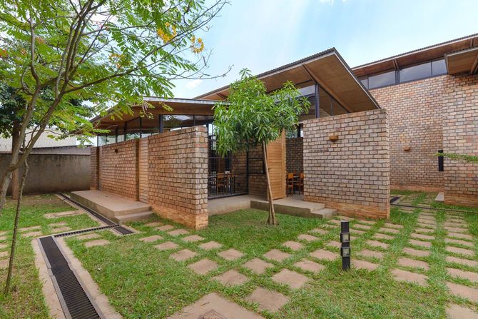 あしながウガンダ施設外観