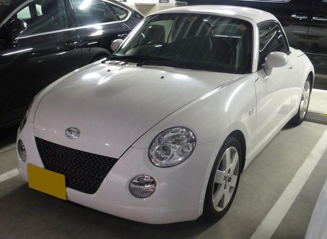 L880K型ダイハツ・コペン アクティブトップをフロントから撮影