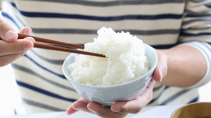 ご飯を食べる人