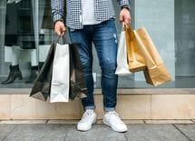 自分に嘘をついて買い物をする人の末路