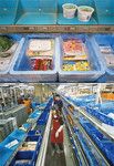 新大阪駅から車で10分程度の場所にある仕分け用の物流センター。配送用の箱がベルトコンベヤーで流れてくる。目の前のランプがつくと商品を入れればよく、注文リストを見る必要がない。慣れた様子で作業する女性たちは、近隣の主婦が中心という。