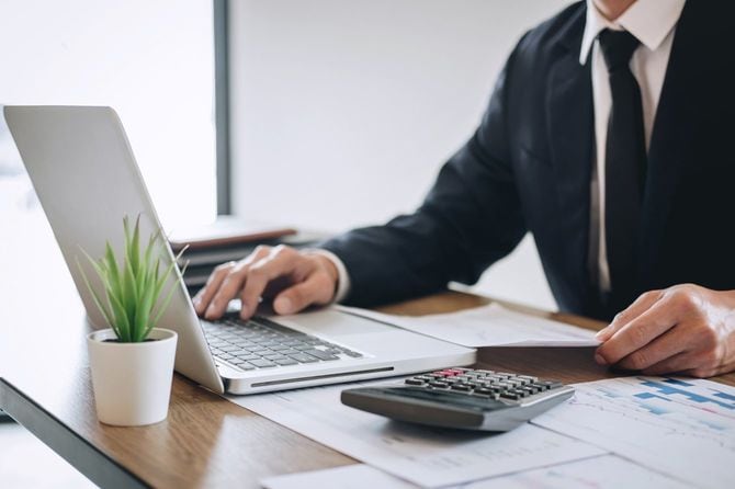 会計責任者のみの処分で済むというのは納得がいかない