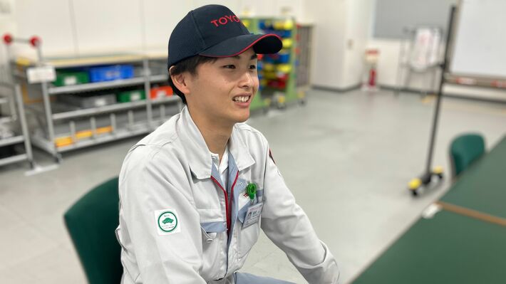 トヨタ工業学園出身で、R-フロンティア部(産業用ロボットの開発)の難波泰行さん