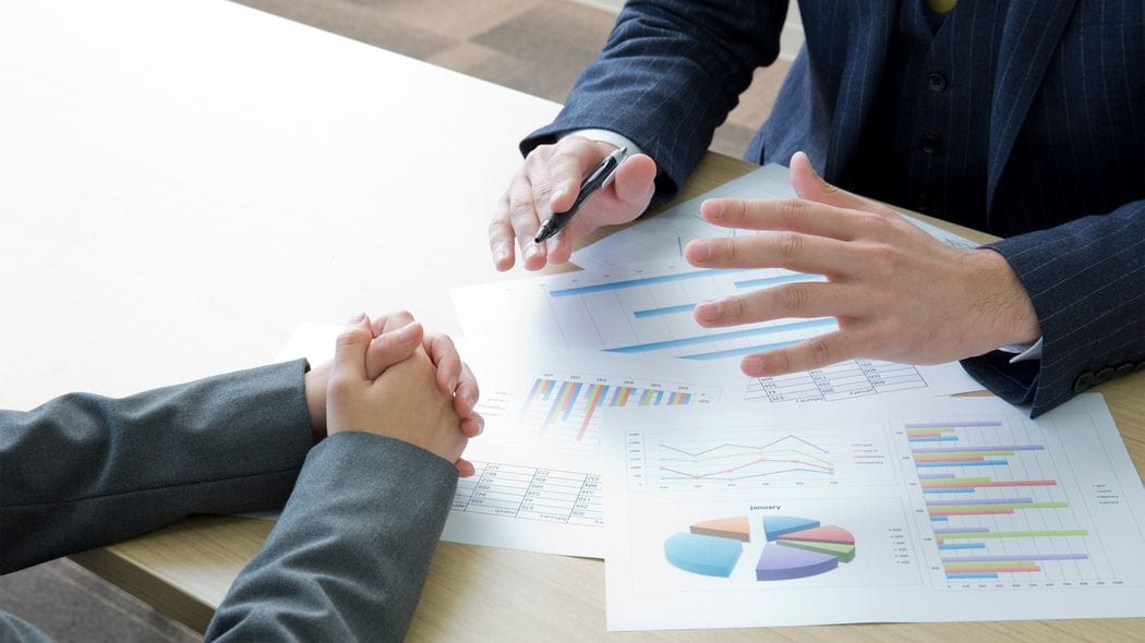 たった1分で｢仕事ができない人｣と認定される…上司が評価する報告､呆れる報告の決定的な違い 仕事ができる人は｢5W1H｣をあえて伝えない