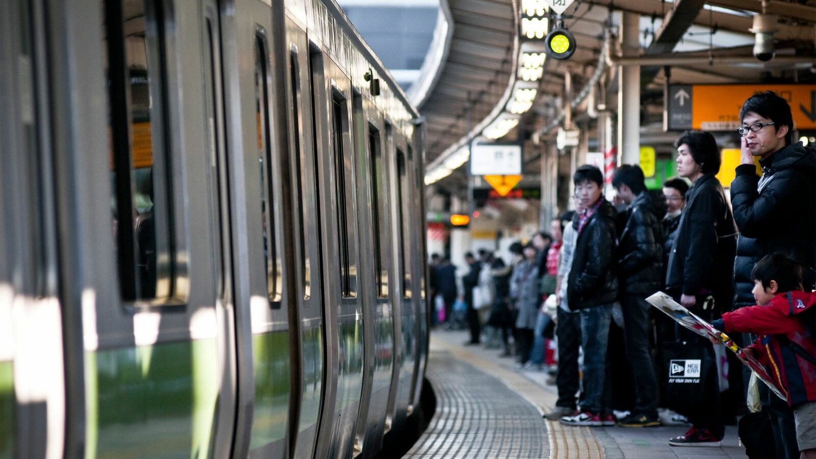 なぜラッシュ時間帯の本数を減らしてしまうのか…鉄道会社が"ダイヤ改悪"に踏み切る切実な事情 ｢混雑を緩和せよ｣という国の命令に無理がある