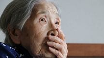｢認知症の母をつい叩いてしまう｣シングル介護で苦しむ独身男性の涙声