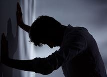 うつ病の25歳が障害年金受給を拒むワケ