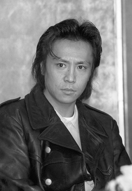 「チョッちゃん」で岩崎要を演じた世良公則が32歳の時、1988（昭和63）年4月20日、映画『CFガール』制作発表