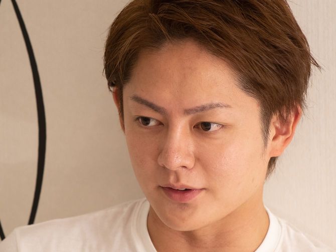 三崎優太氏近影