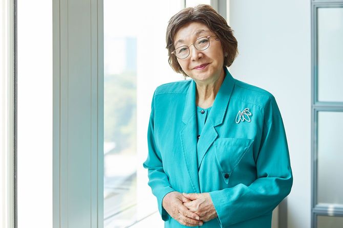 現役のアナウンサーとして活躍する、加賀美幸子さん85歳。