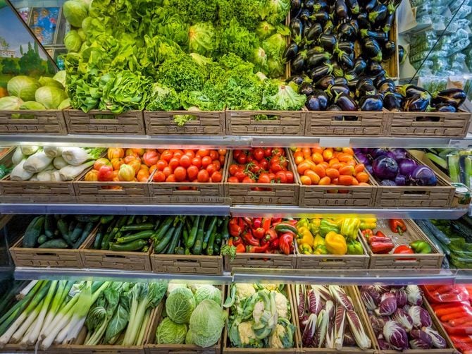 イタリアのスーパーの野菜棚